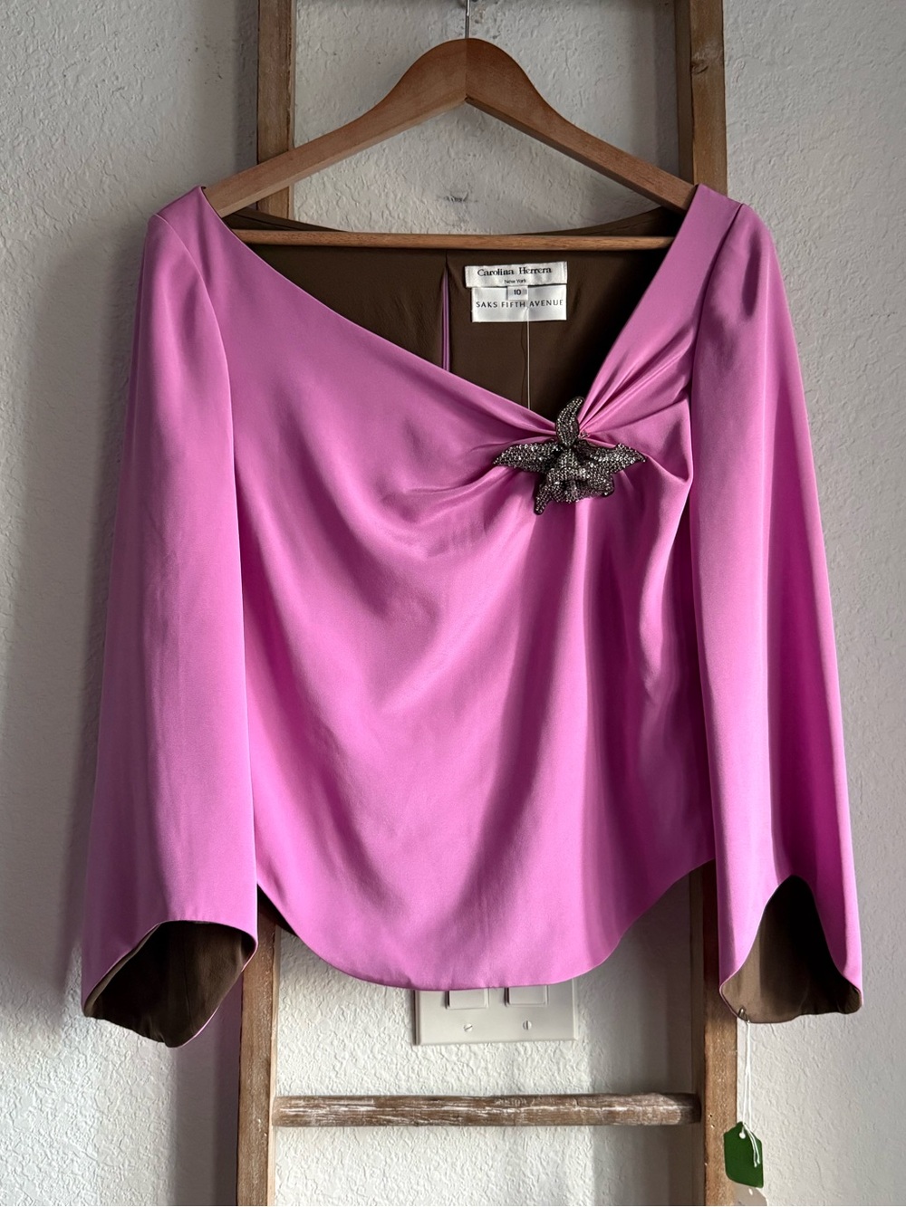 Carolina Herrera Orchid Asymmetrical Draped Blouse w/ Crystal Brooch NWT Sz: 10